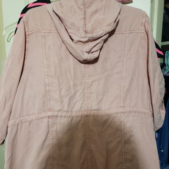Torrid Size 1 short sleeve jacket - Picture 4 of 4